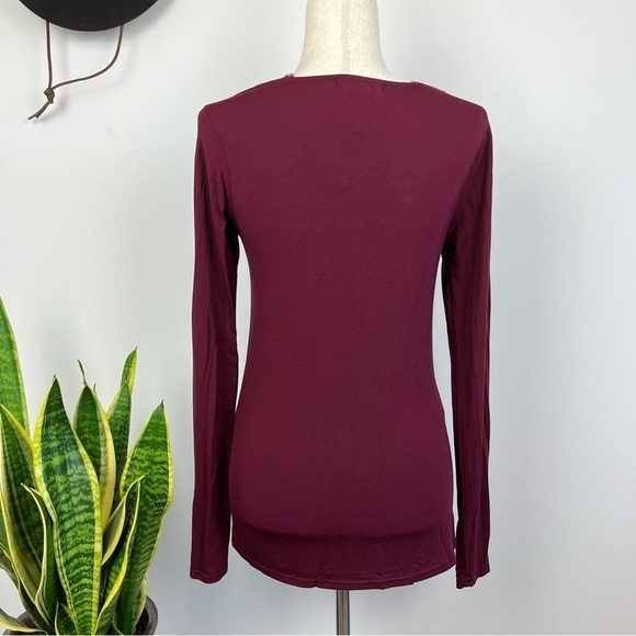 Buckle Red BKE Strappy V-Neck Rhinestone Knit Top. NWT. Small - Picture 4 of 7